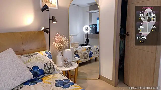 Snapshot of sarah_rayy chatting on October 21, 2025, 10:21 pm sarah rayy online show from October 21, 2025, 10:21 pm