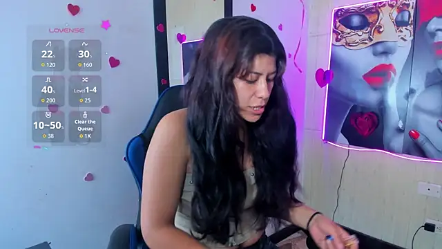Raven Rouge  online show from April 24, 2026, 12:18 pm