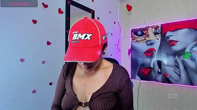 Raven Rouge  online show from April 26, 2026, 12:36 pm