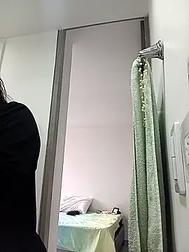 Vikyvoyeur online show from March 4, 2026, 9:54 pm