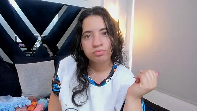 Nicol Chang online show from February 14, 2026, 1:19 pm