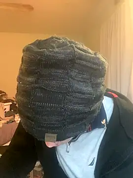 XanderOzzz online show from December 18, 2025, 5:41 pm