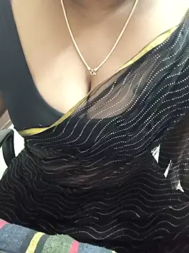 Snapshot of Tamil-rami chatting on November 10, 2025, 4:17 pm Tamil-rami online show from November 10, 2025, 4:17 pm