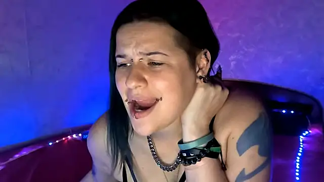 Snapshot of NeonNectar_ chatting on September 22, 2025, 7:49 pm NeonNectar online show from September 22, 2025, 7:49 pm