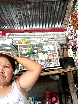 Snapshot of Mari_fvcks chatting on October 14, 2025, 2:56 am Mari fvcks online show from October 14, 2025, 2:56 am