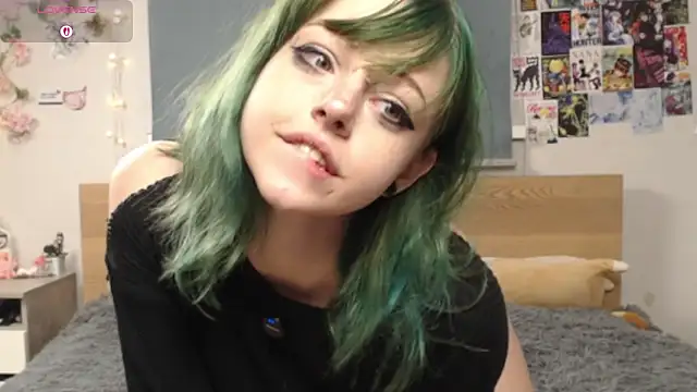 Snapshot of triplebakaaa chatting on October 5, 2025, 10:51 pm triplebakaaa online show from October 5, 2025, 10:51 pm