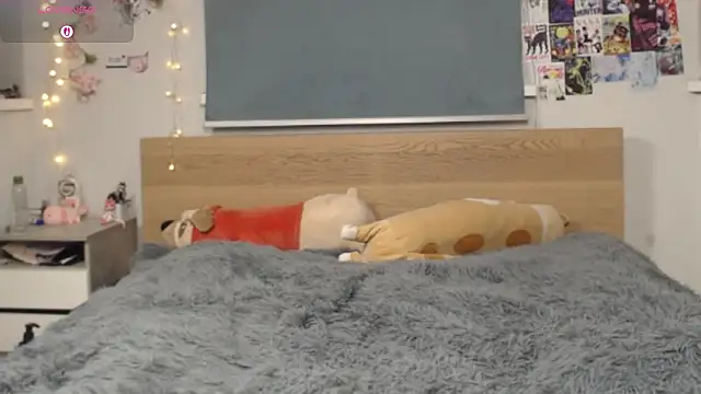 Snapshot of triplebakaaa chatting on October 6, 2025, 9:45 pm triplebakaaa online show from October 6, 2025, 9:45 pm