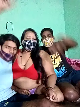 LoveOnStream online show from October 24, 2025, 12:12 pm