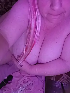 Snapshot of AnnStefani@xh chatting on May 18, 2026, 8:53 am AnnStefanixh online show from May 18, 2026, 8:53 am