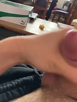 Snapshot of Loulou_2007 chatting on September 12, 2025, 3:34 pm Loulou 2007 online show from September 12, 2025, 3:34 pm