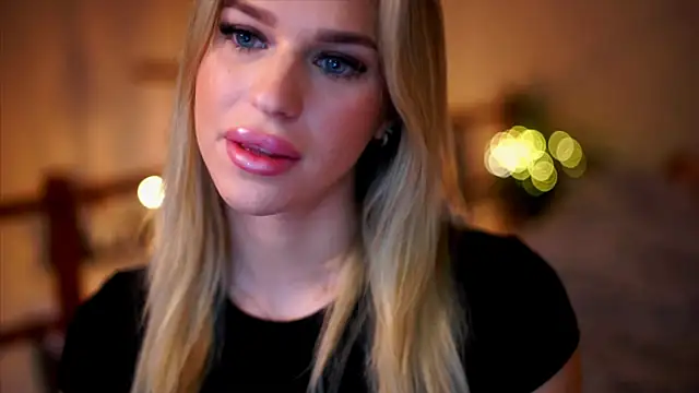 Emilyvanroessel online show from October 1, 2025, 11:38 am