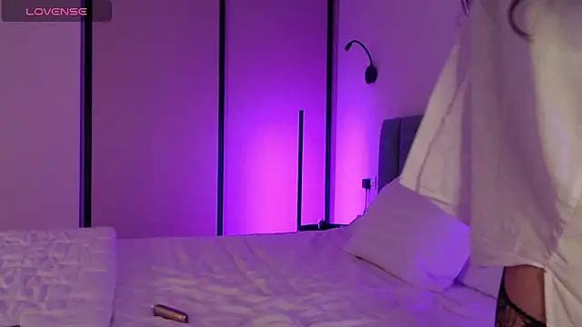 christinafitness online show from April 15, 2026, 7:58 pm