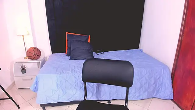 chrstian lewis1 online show from October 9, 2025, 11:08 am