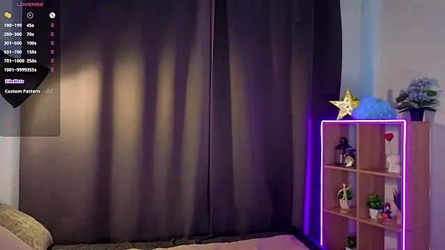 Snapshot of MinaMancilla chatting on September 11, 2025, 4:23 am MinaMancilla online show from September 11, 2025, 4:23 am