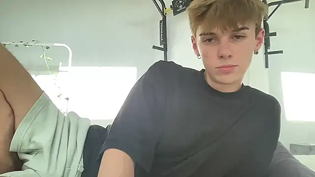 Snapshot of Milk_Guy chatting on September 10, 2025, 12:16 pm Milk Guy online show from September 10, 2025, 12:16 pm