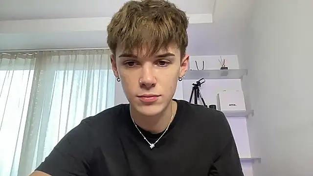 Snapshot of Milk_Guy chatting on October 8, 2025, 1:42 pm Milk Guy online show from October 8, 2025, 1:42 pm