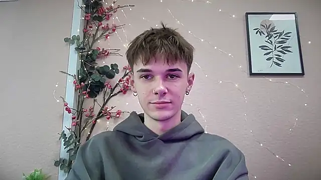 Snapshot of Milk_Guy chatting on November 3, 2025, 12:06 pm Milk Guy online show from November 3, 2025, 12:06 pm