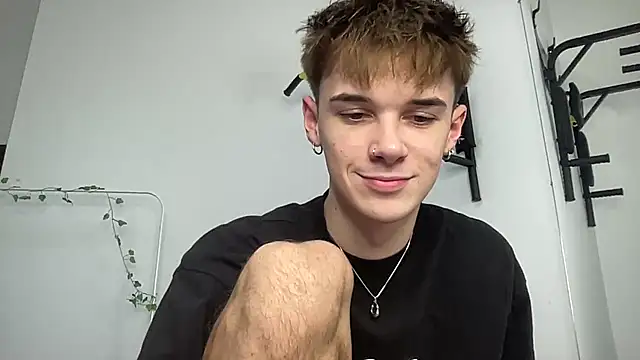 Snapshot of Milk_Guy chatting on November 5, 2025, 12:38 pm Milk Guy online show from November 5, 2025, 12:38 pm