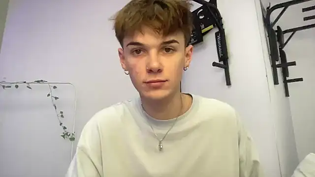 Snapshot of Milk_Guy chatting on November 7, 2025, 1:44 pm Milk Guy online show from November 7, 2025, 1:44 pm