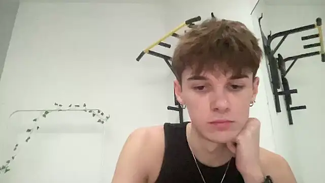 Snapshot of Milk_Guy chatting on November 27, 2025, 1:24 pm Milk Guy online show from November 27, 2025, 1:24 pm