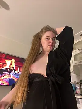 DeniMilkyyyyy online show from May 16, 2026, 5:45 pm