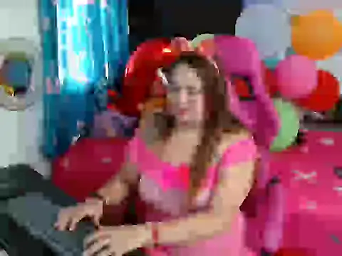 Snapshot of rous-kinky chatting on September 17, 2025, 1:13 pm rous-kinky online show from September 17, 2025, 1:13 pm