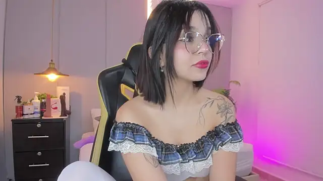 Clara Luu online show from February 4, 2026, 2:50 am