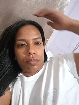 ebonylatinlust online show from May 1, 2026, 10:36 pm
