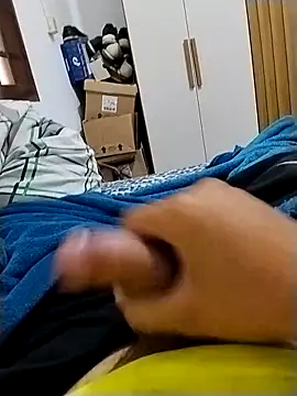 Snapshot of Hiderr chatting on March 3, 2026, 4:13 pm Hiderr online show from March 3, 2026, 4:13 pm