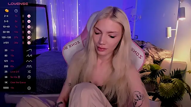 Snapshot of AnyaTaylor_ chatting on June 7, 2026, 2:27 am AnyaTaylor online show from June 7, 2026, 2:27 am