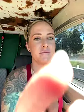 Snapshot of OdetteDelane chatting on November 20, 2025, 3:39 am OdetteDelane online show from November 20, 2025, 3:39 am