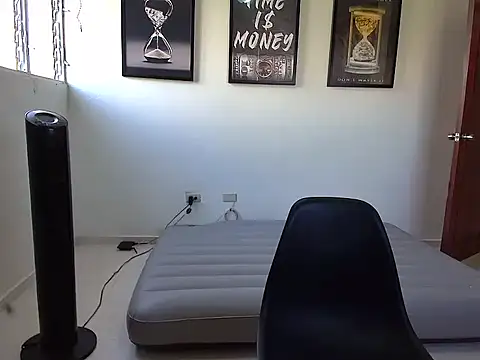 Snapshot of Dollarhot30 chatting on November 16, 2025, 1:28 pm Dollarhot30 online show from November 16, 2025, 1:28 pm