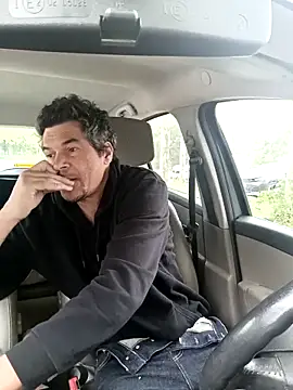 Snapshot of twitshe chatting on October 10, 2025, 8:35 am twitshe online show from October 10, 2025, 8:35 am