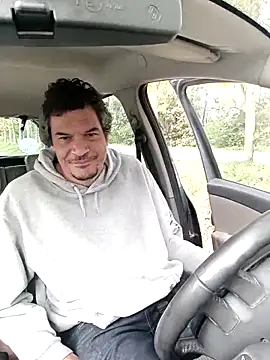 Snapshot of twitshe chatting on October 15, 2025, 9:42 am twitshe online show from October 15, 2025, 9:42 am