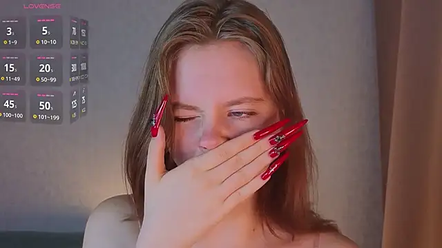 JulietteRain online show from September 12, 2025, 4:18 pm