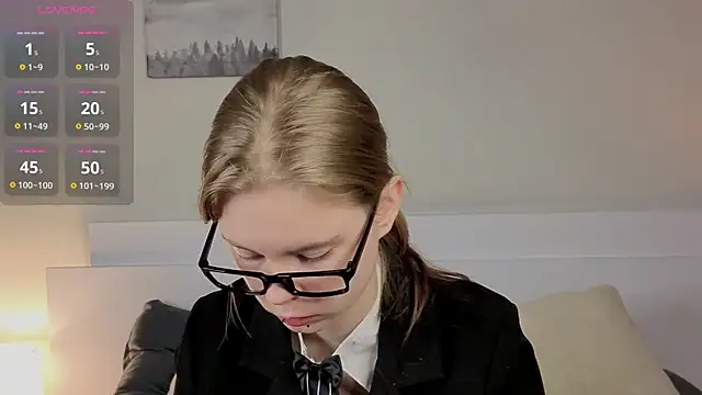 Snapshot of JulietteRain chatting on July 27, 2026, 10:17 pm JulietteRain online show from July 27, 2026, 10:17 pm