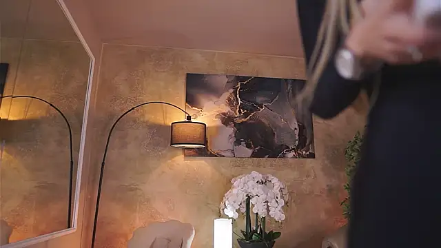 Snapshot of EllieRedd chatting on November 28, 2025, 4:59 am EllieRedd online show from November 28, 2025, 4:59 am