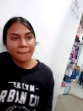 Snapshot of burbuja02 chatting on October 15, 2025, 7:25 pm burbuja02 online show from October 15, 2025, 7:25 pm