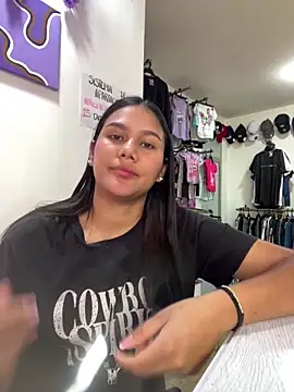 Snapshot of burbuja02 chatting on December 20, 2025, 2:24 pm burbuja02 online show from December 20, 2025, 2:24 pm