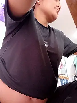 Snapshot of burbuja02 chatting on January 10, 2026, 2:30 pm burbuja02 online show from January 10, 2026, 2:30 pm