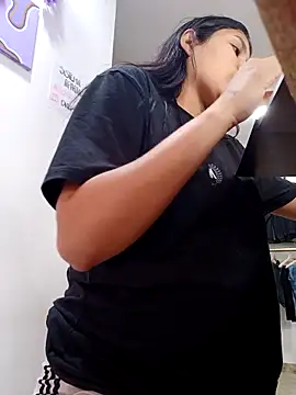 Snapshot of burbuja02 chatting on February 5, 2026, 7:40 pm burbuja02 online show from February 5, 2026, 7:40 pm