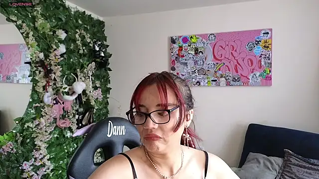 MiaVelvetDoll online show from May 23, 2026, 2:43 pm