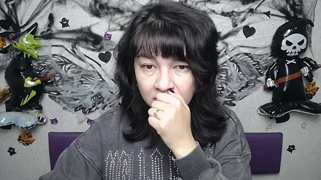 SelenaFly online show from October 23, 2025, 5:07 am