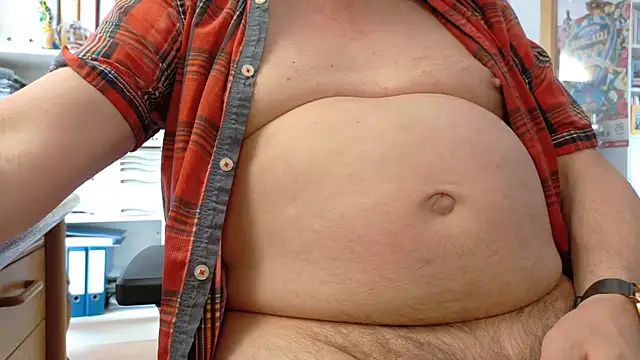 Snapshot of circus_bear@xh chatting on June 9, 2026, 3:45 pm circus bearxh online show from June 9, 2026, 3:45 pm