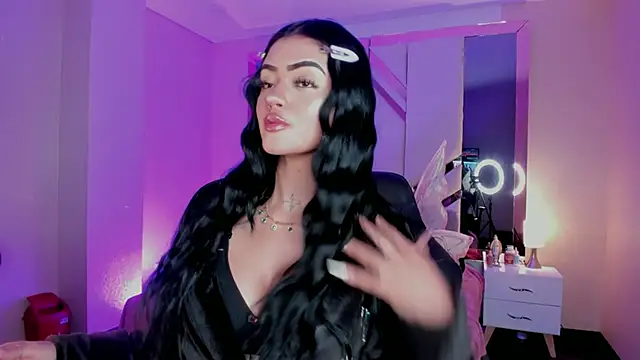 Snapshot of EmmaStonns chatting on November 12, 2025, 1:44 pm EmmaStonns online show from November 12, 2025, 1:44 pm