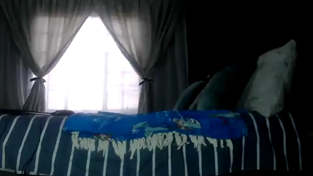 Snapshot of SEXYHUGEASS21 chatting on September 10, 2025, 6:24 am SEXYHUGEASS21 online show from September 10, 2025, 6:24 am