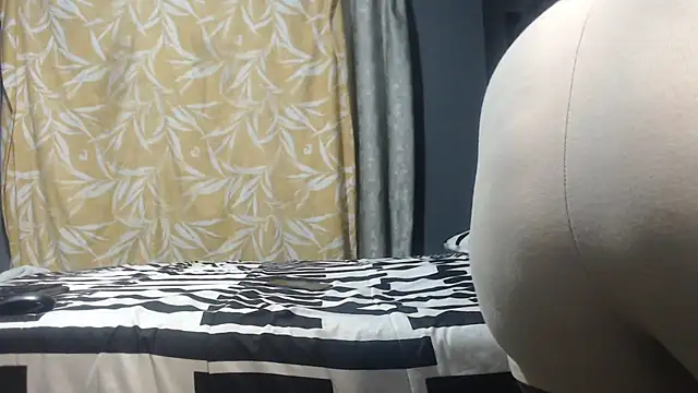 SEXYHUGEASS21 online show from July 16, 2026, 4:24 pm