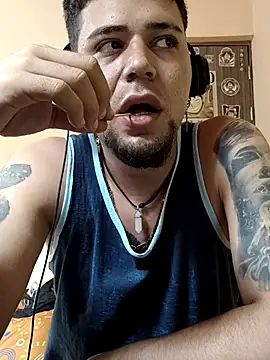 Snapshot of Juuaanp3 chatting on December 22, 2025, 6:27 pm Juuaanp3 online show from December 22, 2025, 6:27 pm