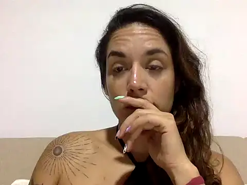 Snapshot of Sophia_House_ chatting on April 1, 2026, 11:13 pm Sophia House online show from April 1, 2026, 11:13 pm