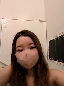 yuuhichan online show from April 24, 2026, 5:04 pm
